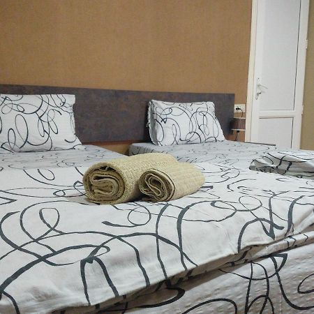 טביליסי Hotel Bu מראה חיצוני תמונה