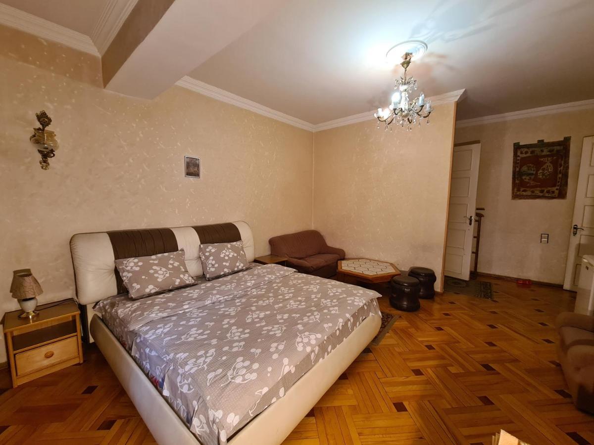 טביליסי Hotel Bu מראה חיצוני תמונה