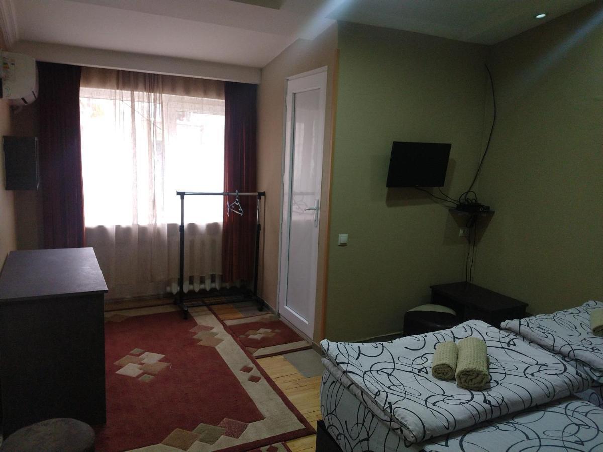טביליסי Hotel Bu מראה חיצוני תמונה