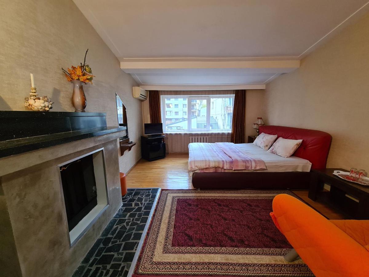 טביליסי Hotel Bu מראה חיצוני תמונה