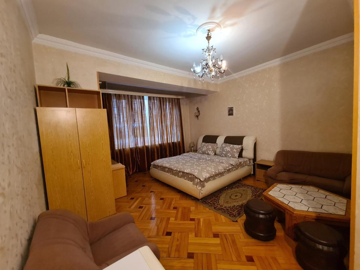 טביליסי Hotel Bu מראה חיצוני תמונה
