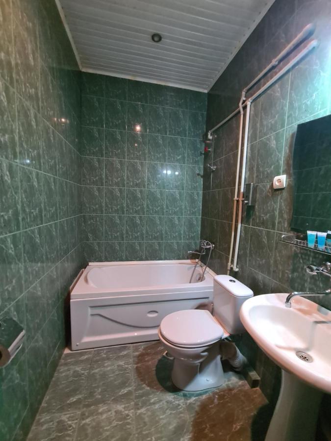 טביליסי Hotel Bu מראה חיצוני תמונה