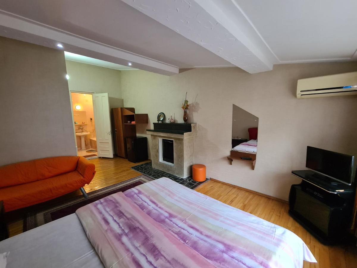 טביליסי Hotel Bu מראה חיצוני תמונה